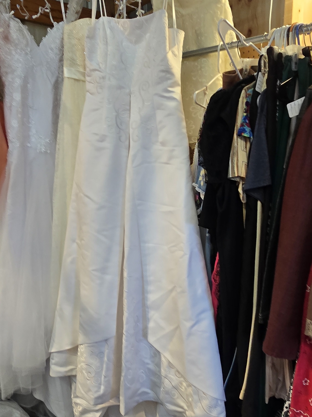 St. Tropez White Wedding Dress With 4 Ft Train Aline Skirting Back Zip Size 16